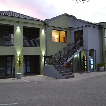 African Sands Guesthouse Load Shedding Free Bloemfontein Dış mekan fotoğraf