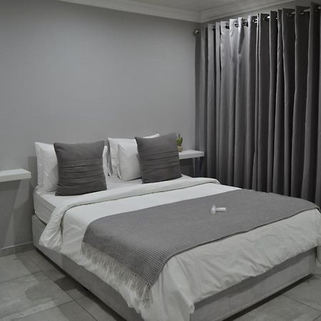 African Sands Guesthouse Load Shedding Free Bloemfontein Dış mekan fotoğraf