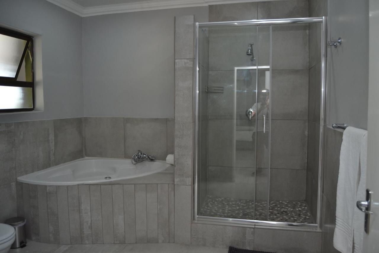 African Sands Guesthouse Load Shedding Free Bloemfontein Dış mekan fotoğraf