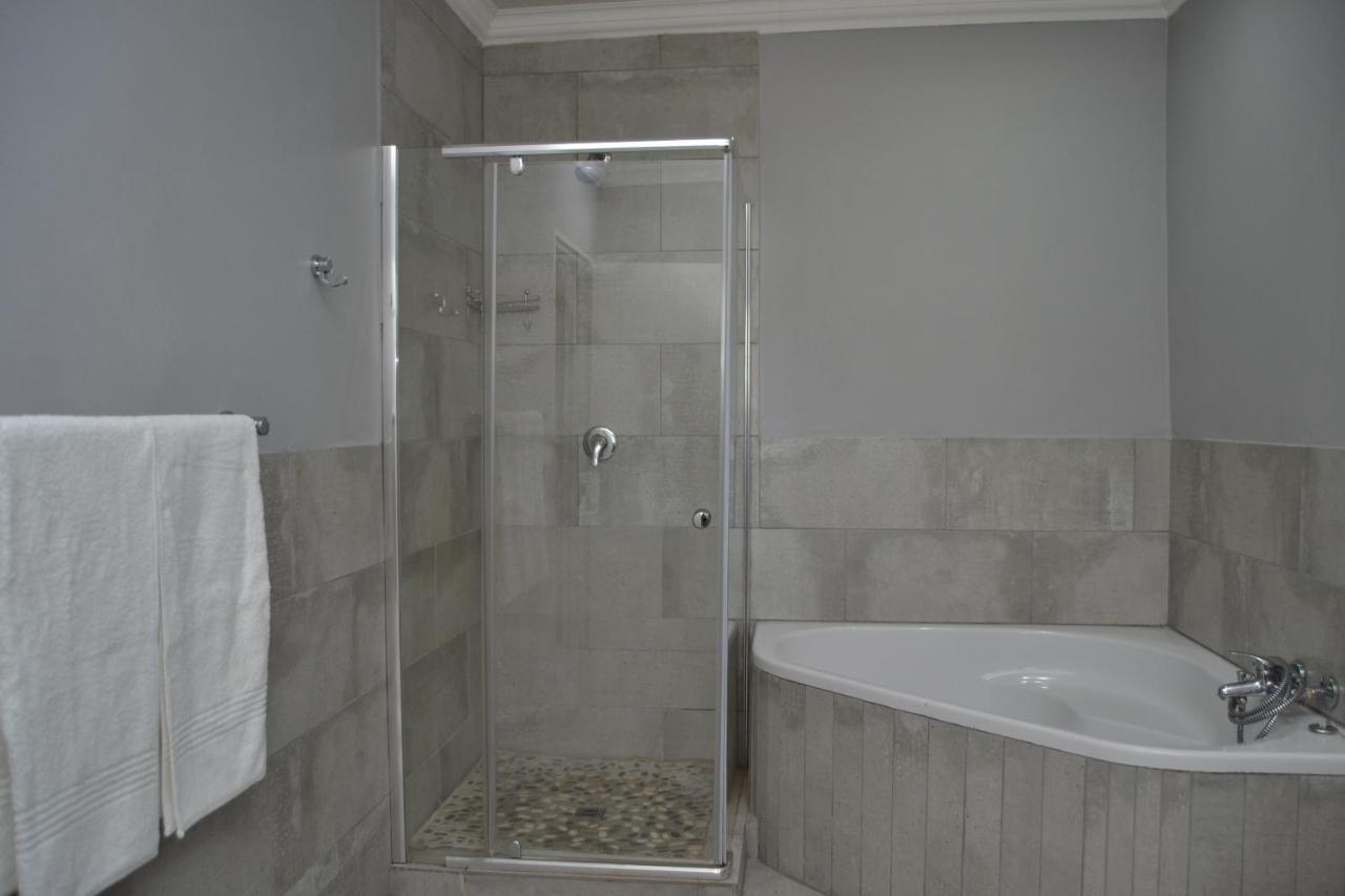 African Sands Guesthouse Load Shedding Free Bloemfontein Dış mekan fotoğraf